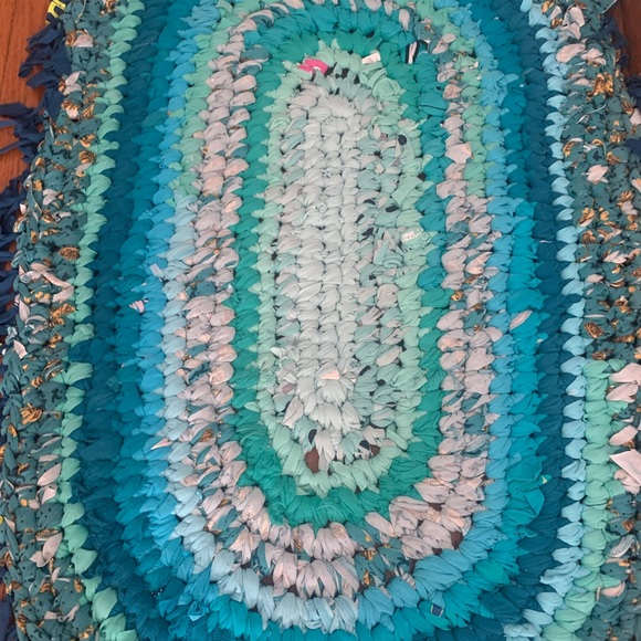 Hand made fabrics rug. Upcycled fabric - Picture 3 of 6